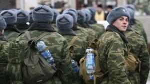 На фото мобилизованные военные отправляются в учебный центр подготовки перед отправкой на фронт Донбасса войны на Украине.