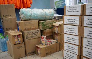 На фото гуманитарная помощь собранная в Хабаровском Крае и поддержка от жителей Биробиджана население Донбасса.