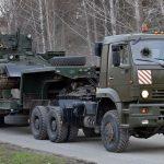 На фото военный КАМАЗ для перевозки и транспортировки боевой техники.