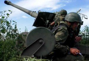 На фото артиллеристы ЛНР из Луганской обл., которым нужен УАЗ буханка и список амуниции для военных.