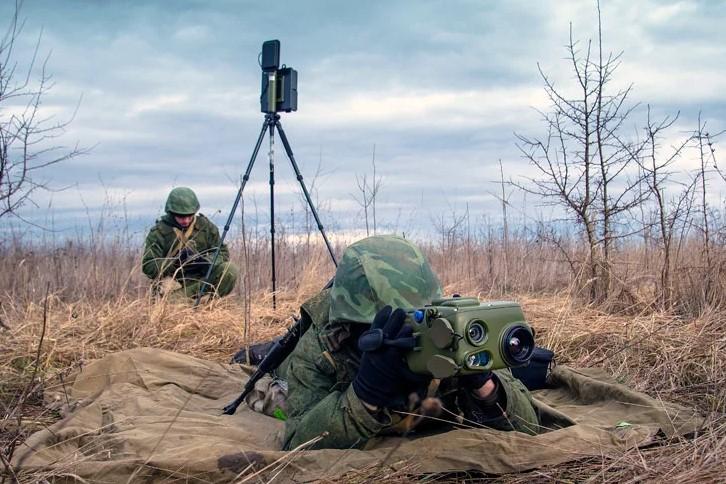 На фото военный комплекс наблюдения и проведения разведки используемый снайперами.