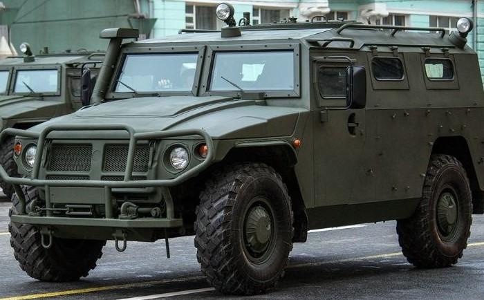 На фото транспортная машина нужная для военнослужащих в войне на Донбассе.