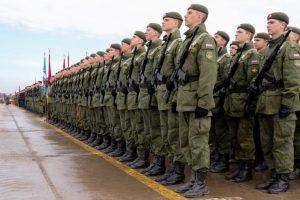 На фото военнослужащие российской армии Российской Федерации отправляются в зону специальной военной операции некоторым по контракту нужна помощь для приобретения снаряжения.