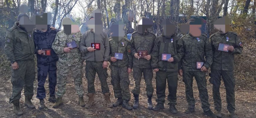 На фото бойцы на СВО из Иркутска и Красноярска, им требуется гумпомощь на фронт.