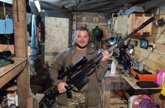 На фото военнослужащий из 76 гв. дивизии ВДВ подразделению, которого нужна гуманитарная помощь на Донбасс.